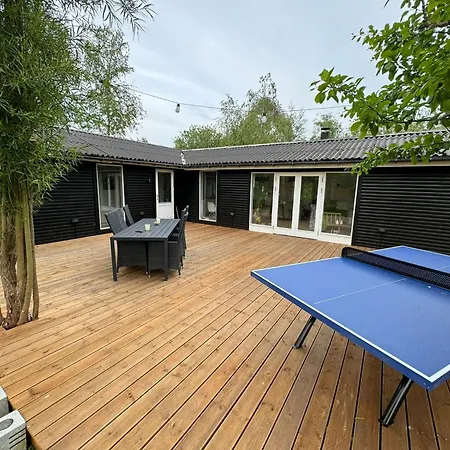 Feriehus, Sommer, Plads, Spil Og Leg - Nu Med Udendors Bordtennis * Grevinge