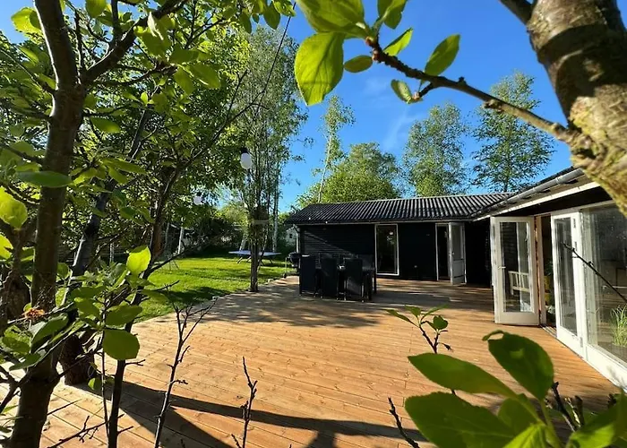 Rummeligt Ved Lammefjorden - Stor Terrasse, Have & Plads Til 6 Gaester Сasa de vacaciones *